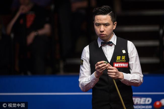 令人侧目的 令人侧目的