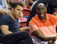 强调手感与 强调手感与